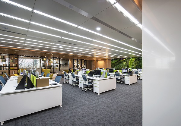 自然平衡的共享型高檔辦公室裝修設(shè)計實景圖